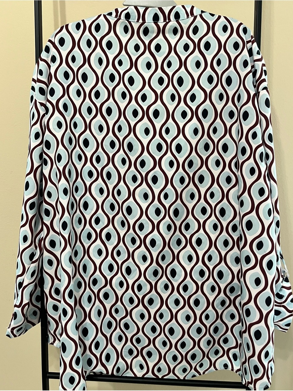 Women's Plus Siz Geometric V-Neck High/Low Tunic Blouse 2X - Picture 2 of 7